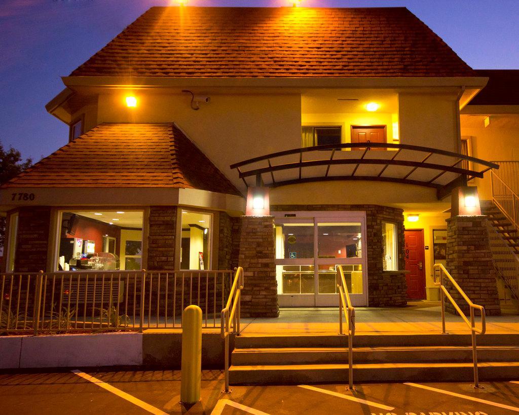 Quality Inn Elk Grove-Sacramento Bagian luar foto