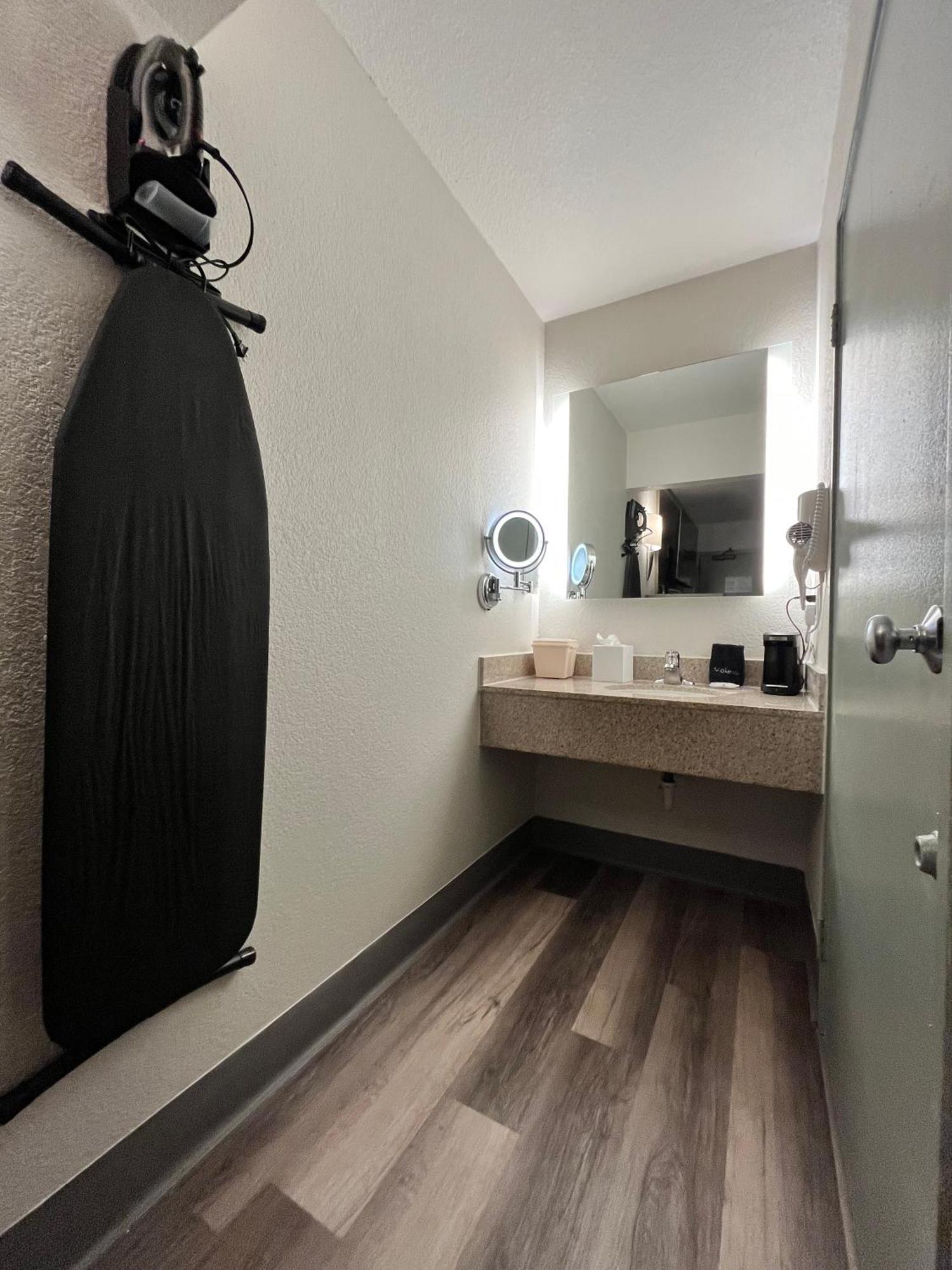 Quality Inn Elk Grove-Sacramento Bagian luar foto
