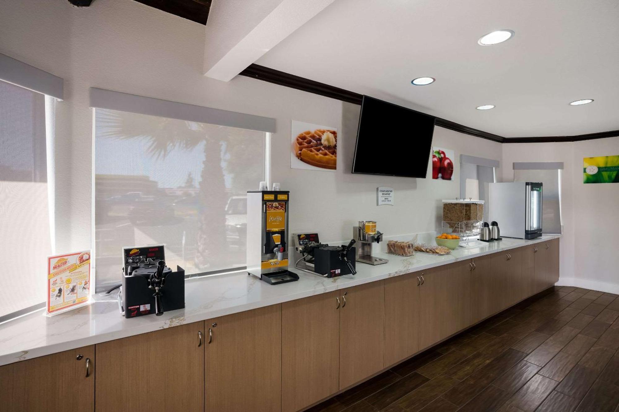 Quality Inn Elk Grove-Sacramento Bagian luar foto