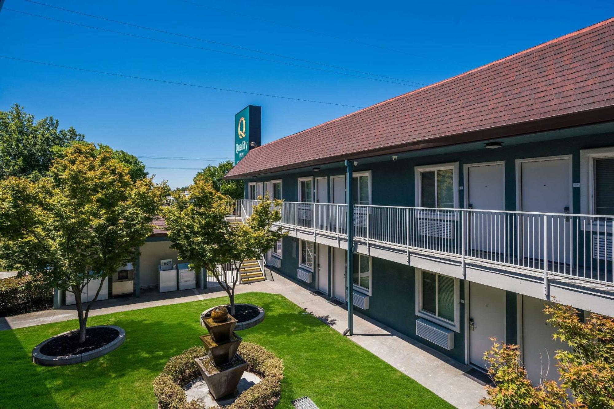 Quality Inn Elk Grove-Sacramento Bagian luar foto